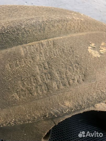 Подкрылок задний правый Bentley Continental Flying