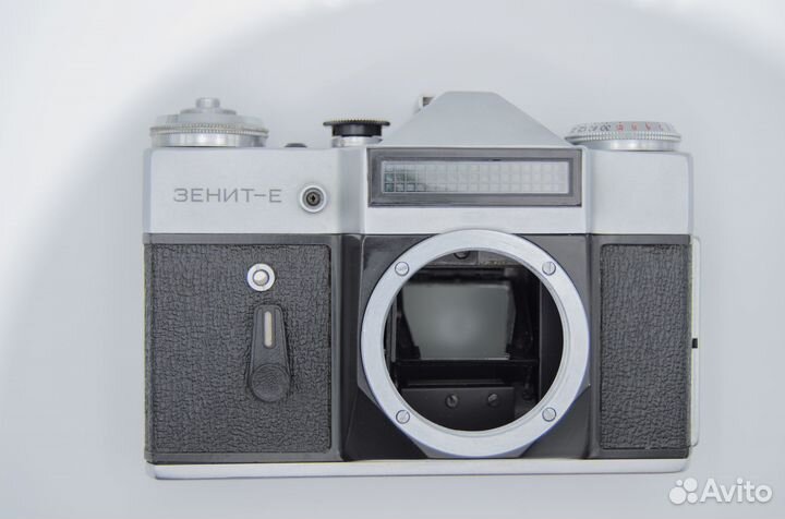 Пленочный фотоаппарат Зенит Е