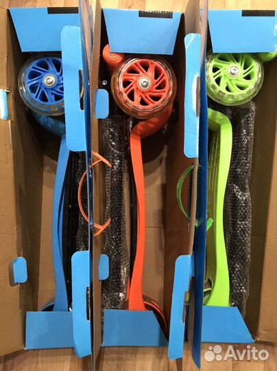 Новый Самокат 3х колесный Sportour до 60кг