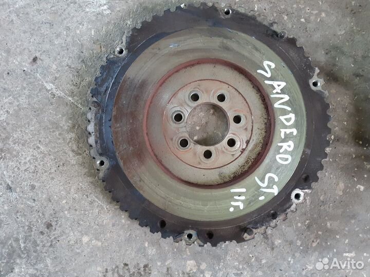 Маховик Renault Sandero 1.6 8кл. 2011