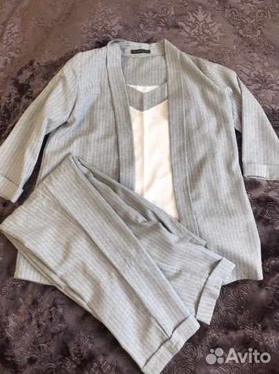 Костюм женский тройка