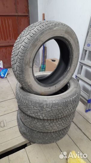 Continental IceContact 2 SUV 215/65 R17