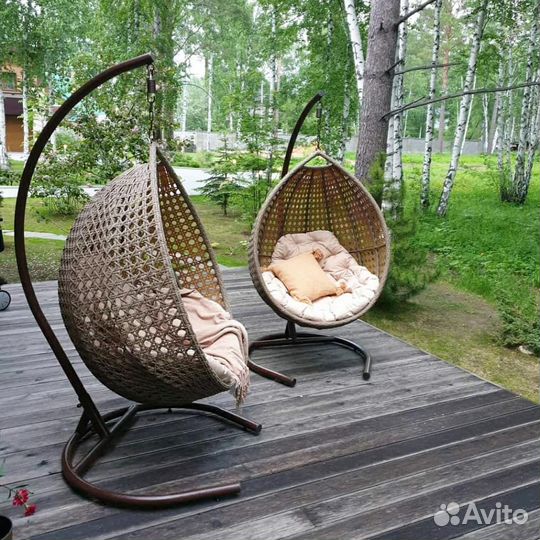 Подвесное плетеное кресло