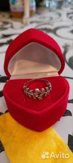 Серебряное кольцо женское