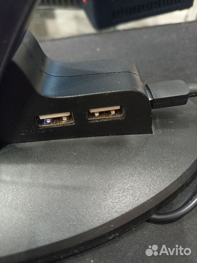 Подставка-зарядка для геймпадов