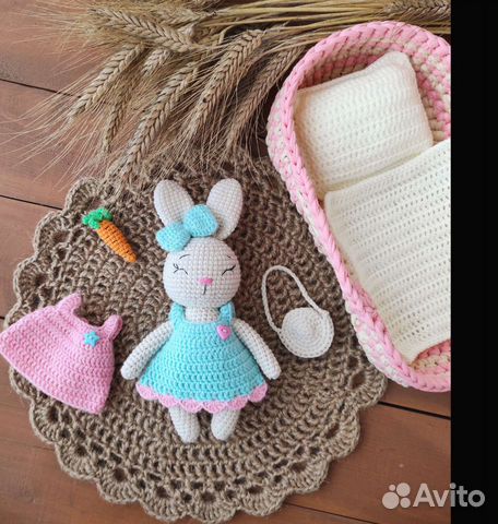 Вязаная мягкая игрушка Зайка ручная работа