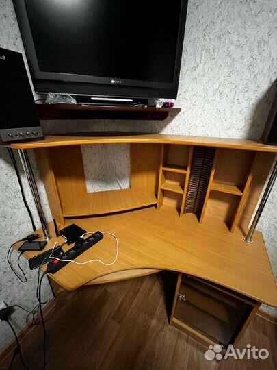 Компьютерный стол