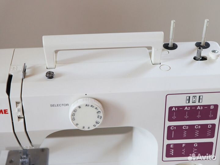 Швейная машинка Janome XR-9