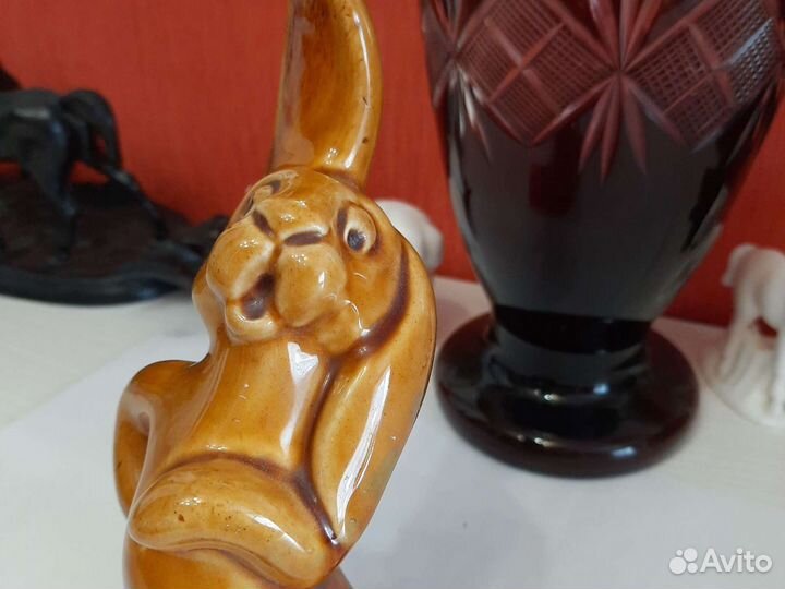 Статуэтка заяц