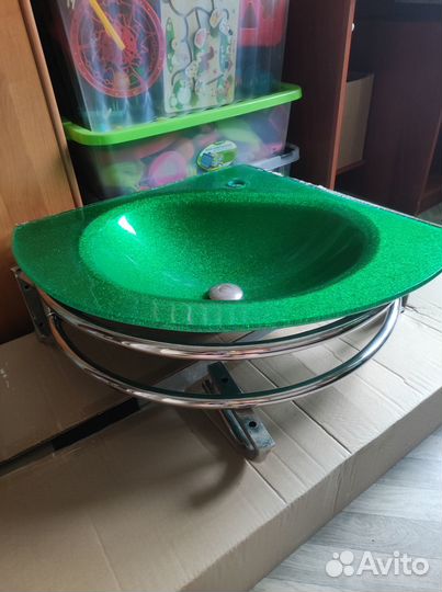 Раковина угловая