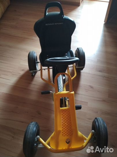 Детский педальный карт Renault