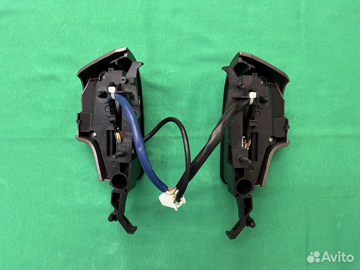 Кнопки мультируля Toyota Land Cruiser 200