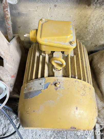 Электродвигатель 380-220