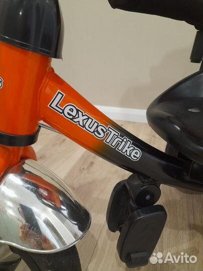 Трехколесный велосипед с ручкой детский