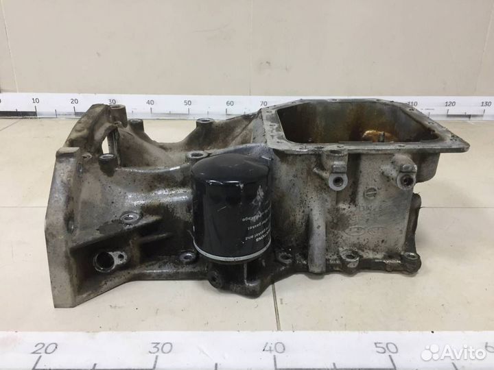 Б/У Поддон масляный двигателя 211352B020 Hyunda