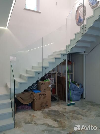 Ограждения для лестниц и балконов из стекла