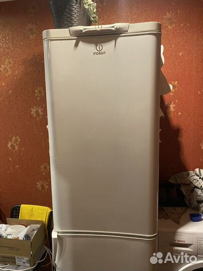 Холодильник бу indesit