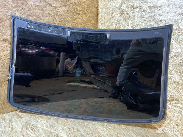 Стекло заднее VW Passat B6 B7 05-15