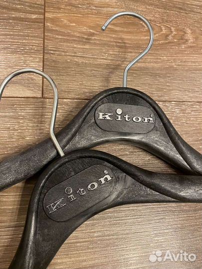 Вешалки плечики Kiton