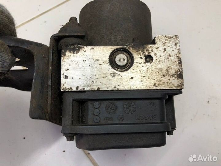 Блок ABS (насос) Toyota Aygo