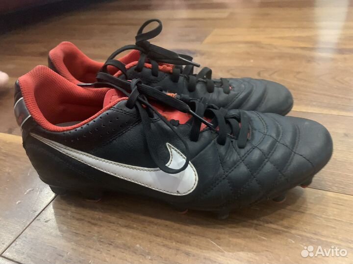 Кроссовки найк для футбола 36 р