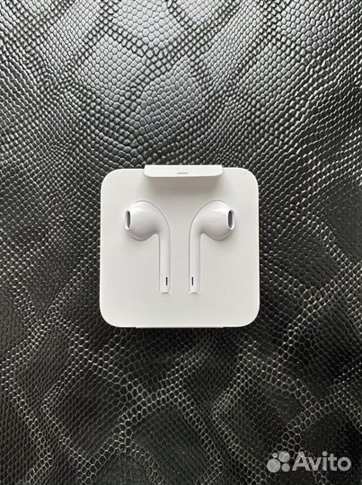 Телефон iPhone 7 plus 32gb черный