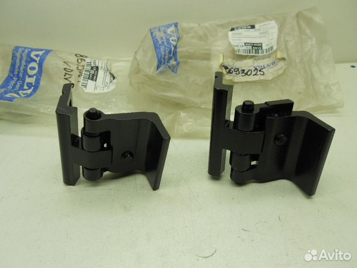 Volvo S60 Новые Петли Задних Дверей