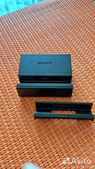 Дополнительно е зарядное устройство