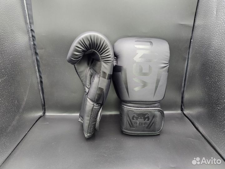 Боксерские перчатки Venum топ качество 10,12,14oz