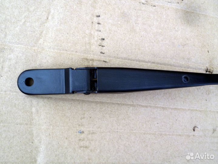 Поводок стеклоочистителя задний Opel Frontera A