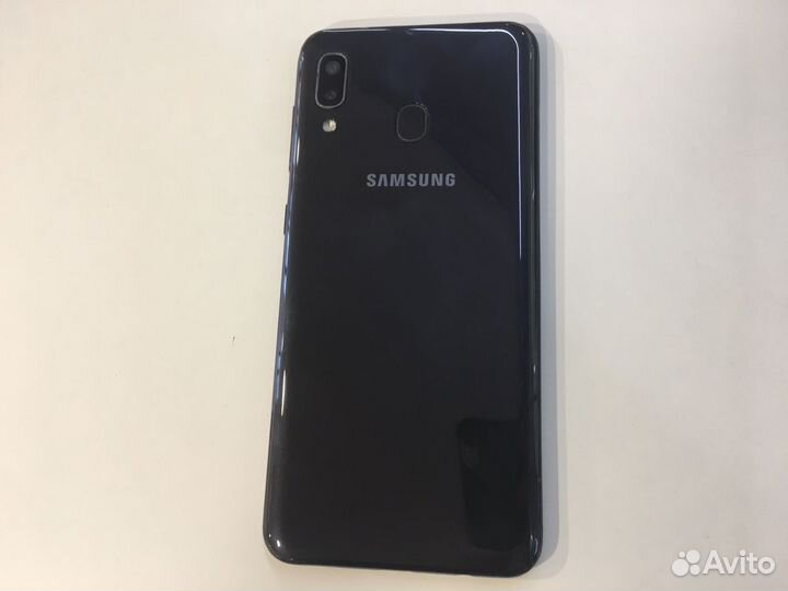 Samsung Galaxy A20, 3/32 ГБ