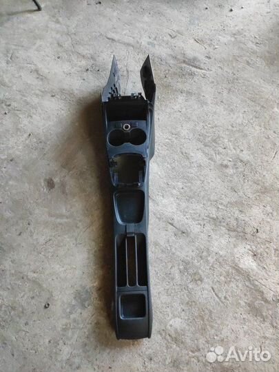 Консоль между сидений Volkswagen Polo седан cfna