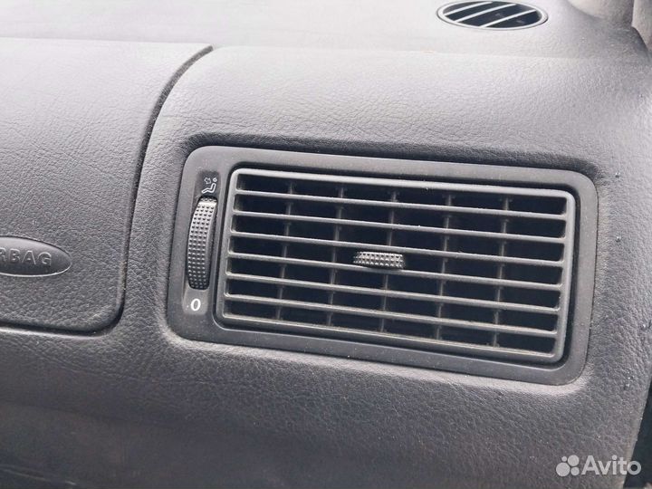 Дефлектор торпеды правый Volkswagen Golf 4