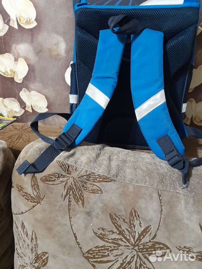 Школьный рюкзак в отличном состоянии