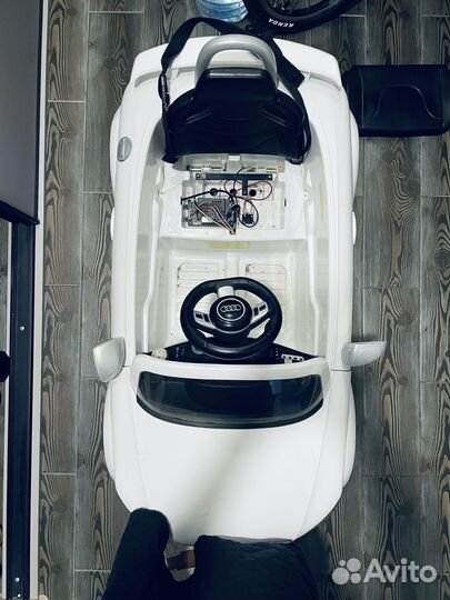 Детский электромобиль Audi