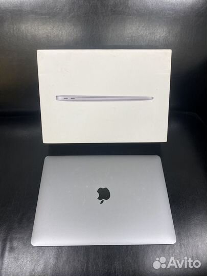 MacBook Air 13 M1, 8/256 гб