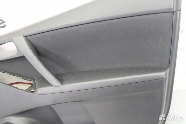 Обшивка двери передней правой Mazda 3 (BL) 2009