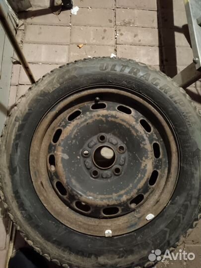 Goodyear UltraGrip 195/65 R15 91T