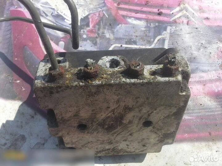 Блок ABS (насос) Lexus LX 570 2007