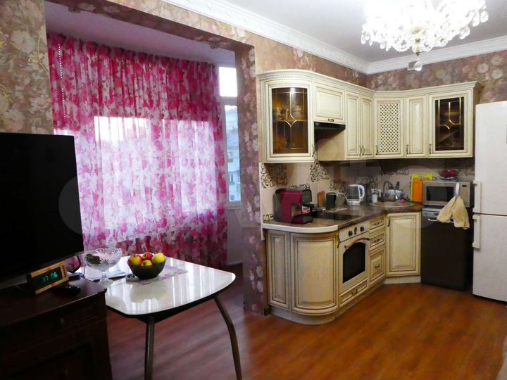 2-к. квартира, 60 м², 7/17 эт.
