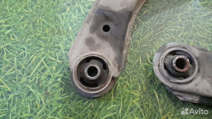 Рычаг подвески передний Volkswagen Passat B3 2.0