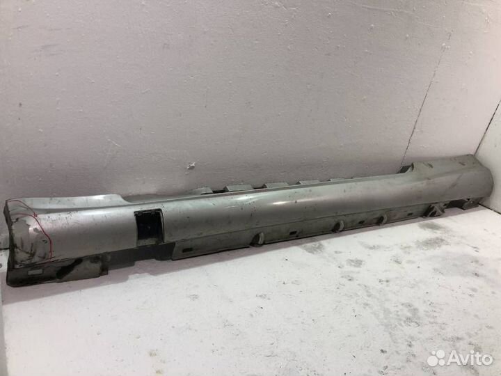 Накладка на левый порог Mercedes C207 E