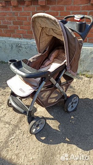 Прогулочная коляска