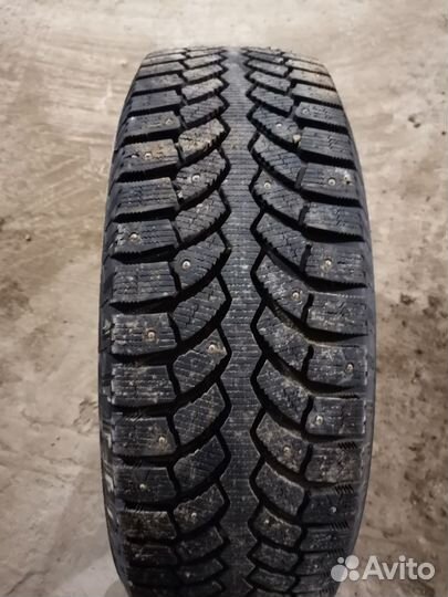 Bridgestone Blizzak Spike-01 245/70 R16