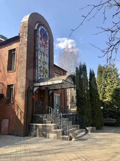 Дом 388 м² на участке 15 сот.