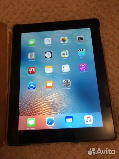 iPad Wi-Fi + Cellular (3-го поколения)