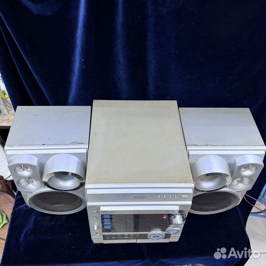 Музыкальный центр Samsung max C570 с колонками