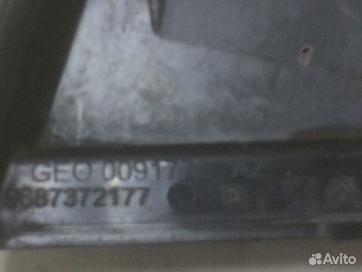 Накладка стойки правая Citroen C4 2011