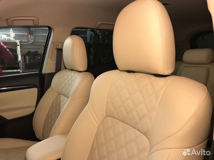 Чехлы на Mitsubishi Outlander 4