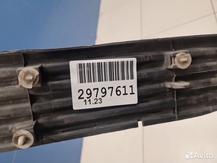 Накладка на подножку правая Toyota Land Cruiser 20